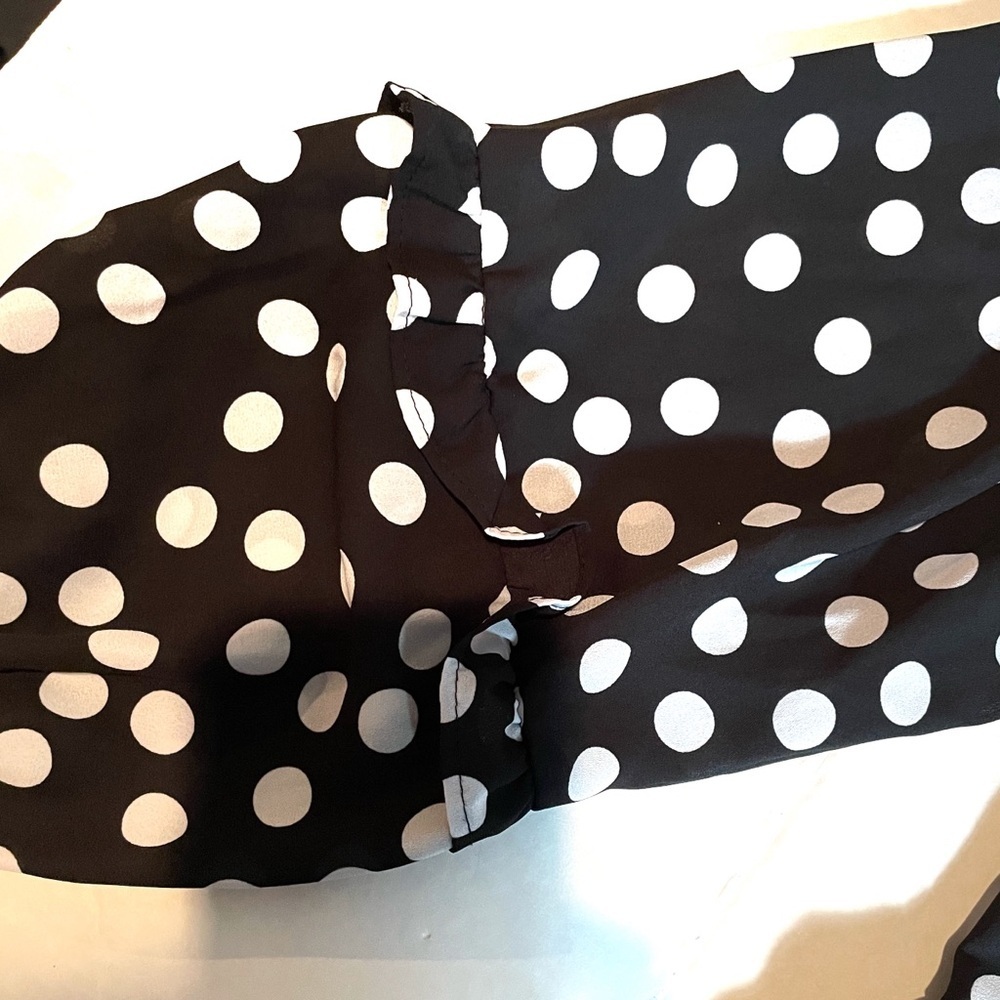Counterparts Black and White Polka Dot Women’s Blouse Size Medium - Picture 12 of 12